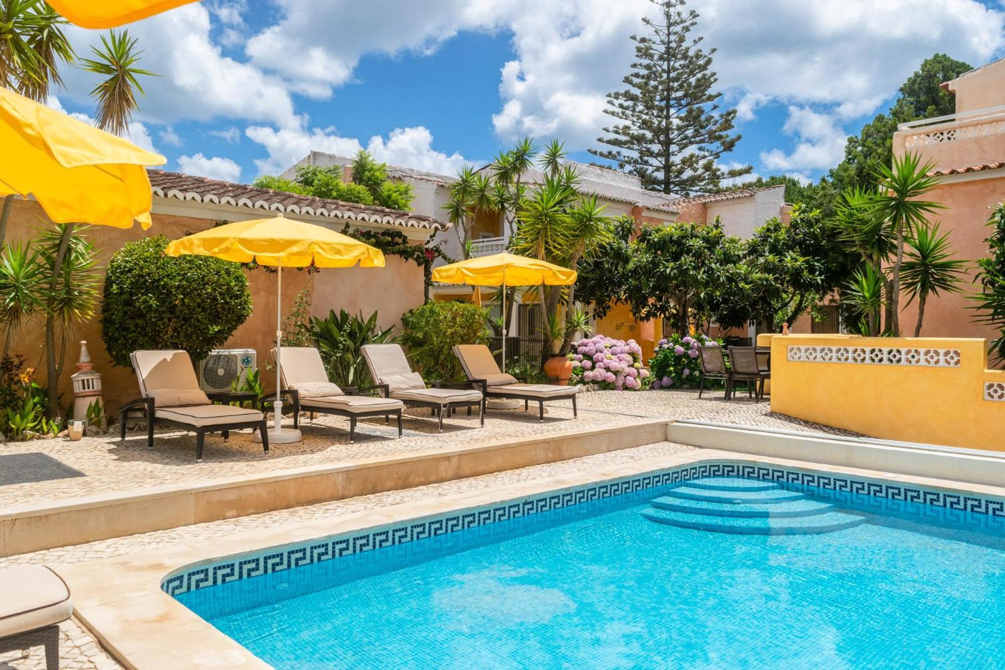 Costa D'Oiro Ambiance Village Lagos Exterior photo